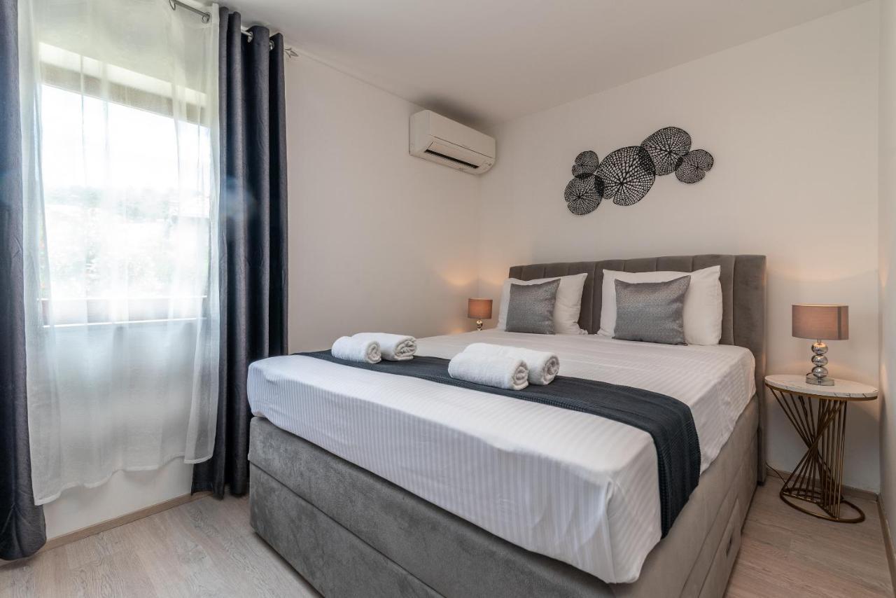 Apartments Bozan Trogir Eksteriør billede