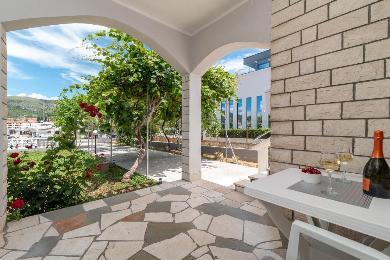 Apartments Bozan Trogir Eksteriør billede