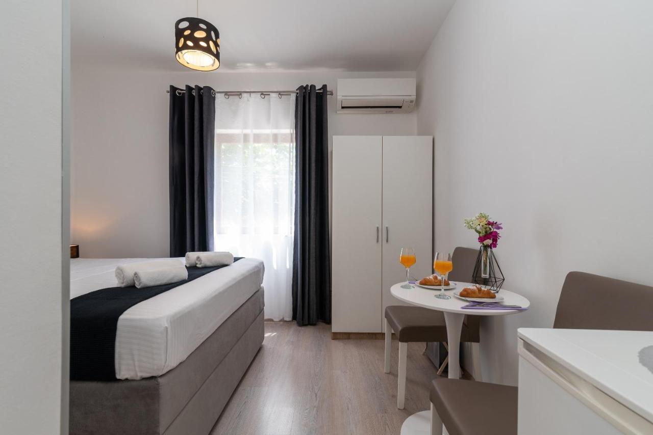 Apartments Bozan Trogir Eksteriør billede