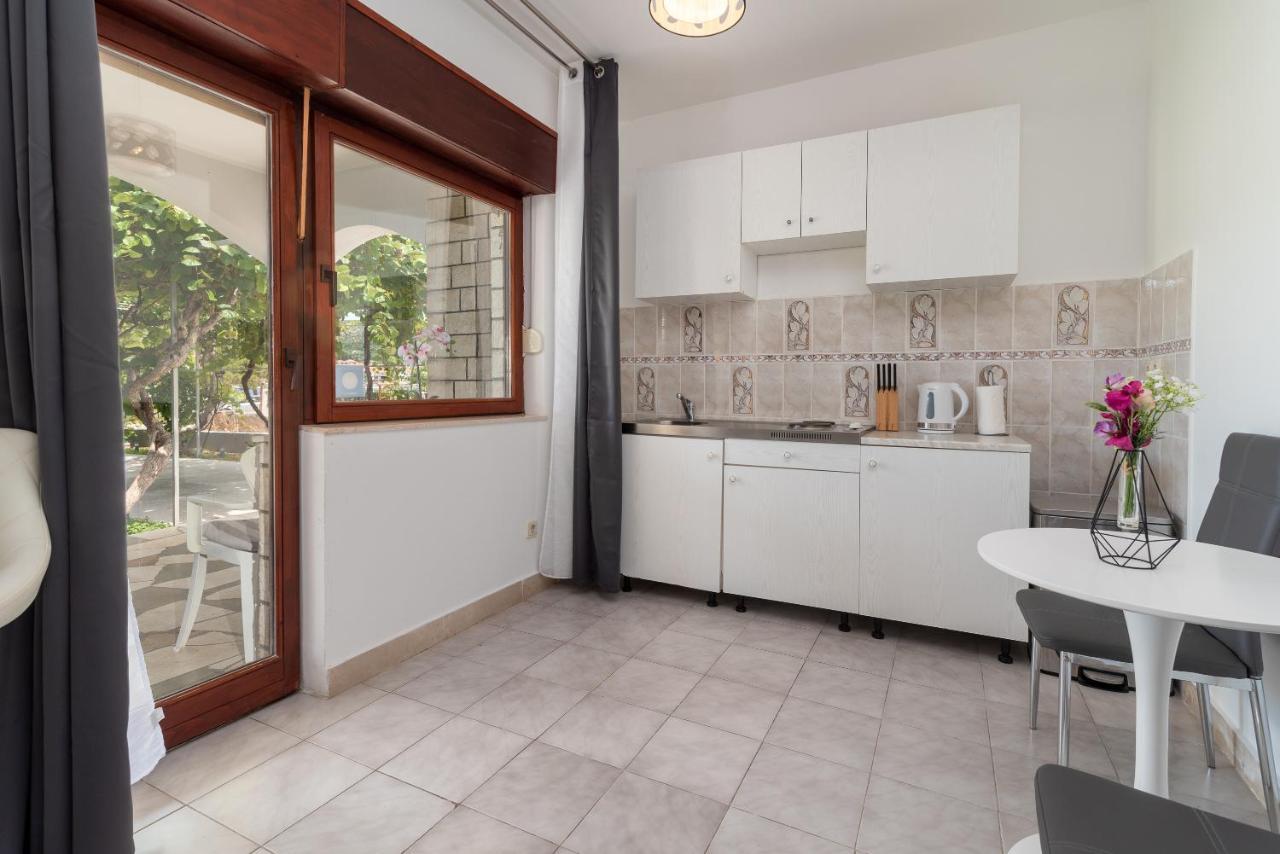 Apartments Bozan Trogir Eksteriør billede